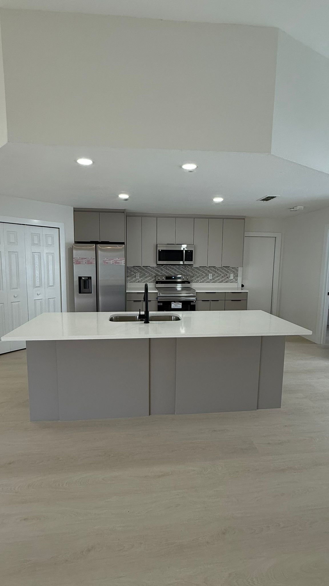 wall_island_flat